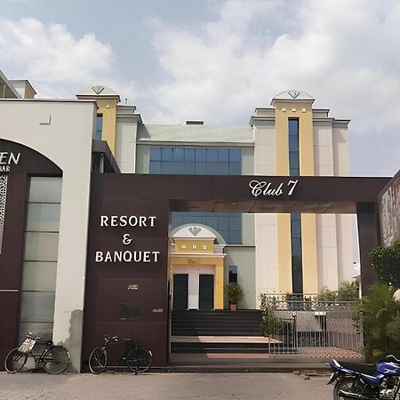 Club 7 Resort And Banquets Bareilly Exteriér fotografie