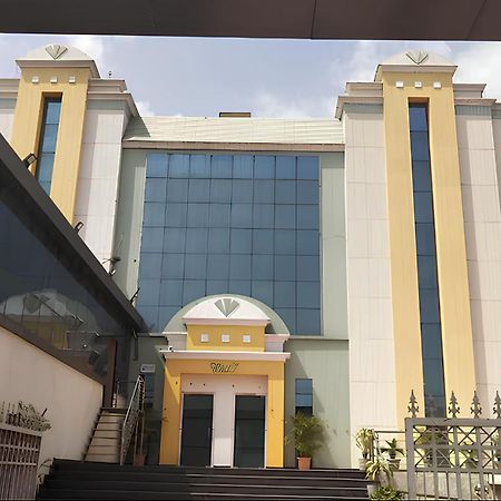 Club 7 Resort And Banquets Bareilly Exteriér fotografie