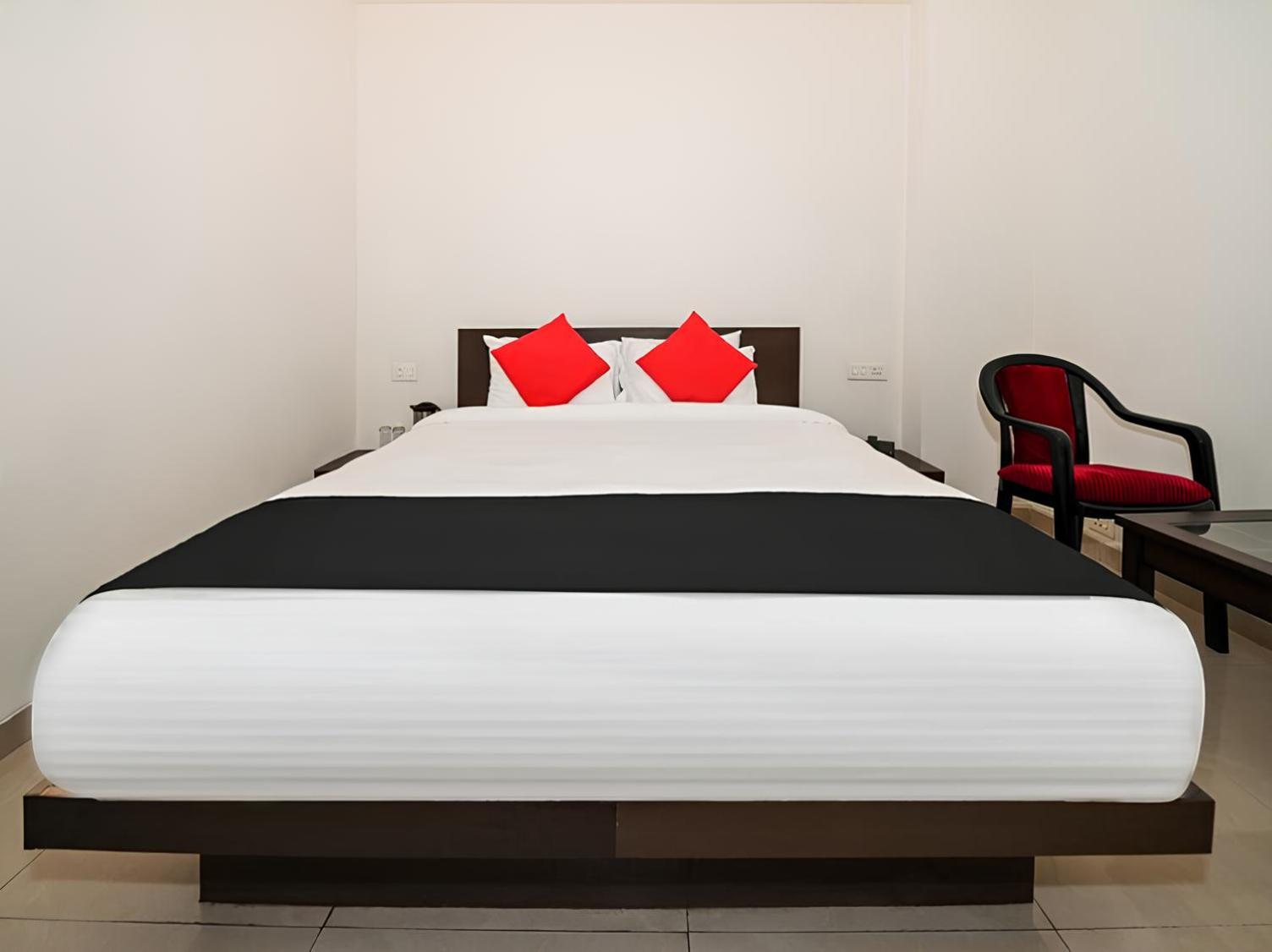 Club 7 Resort And Banquets Bareilly Exteriér fotografie
