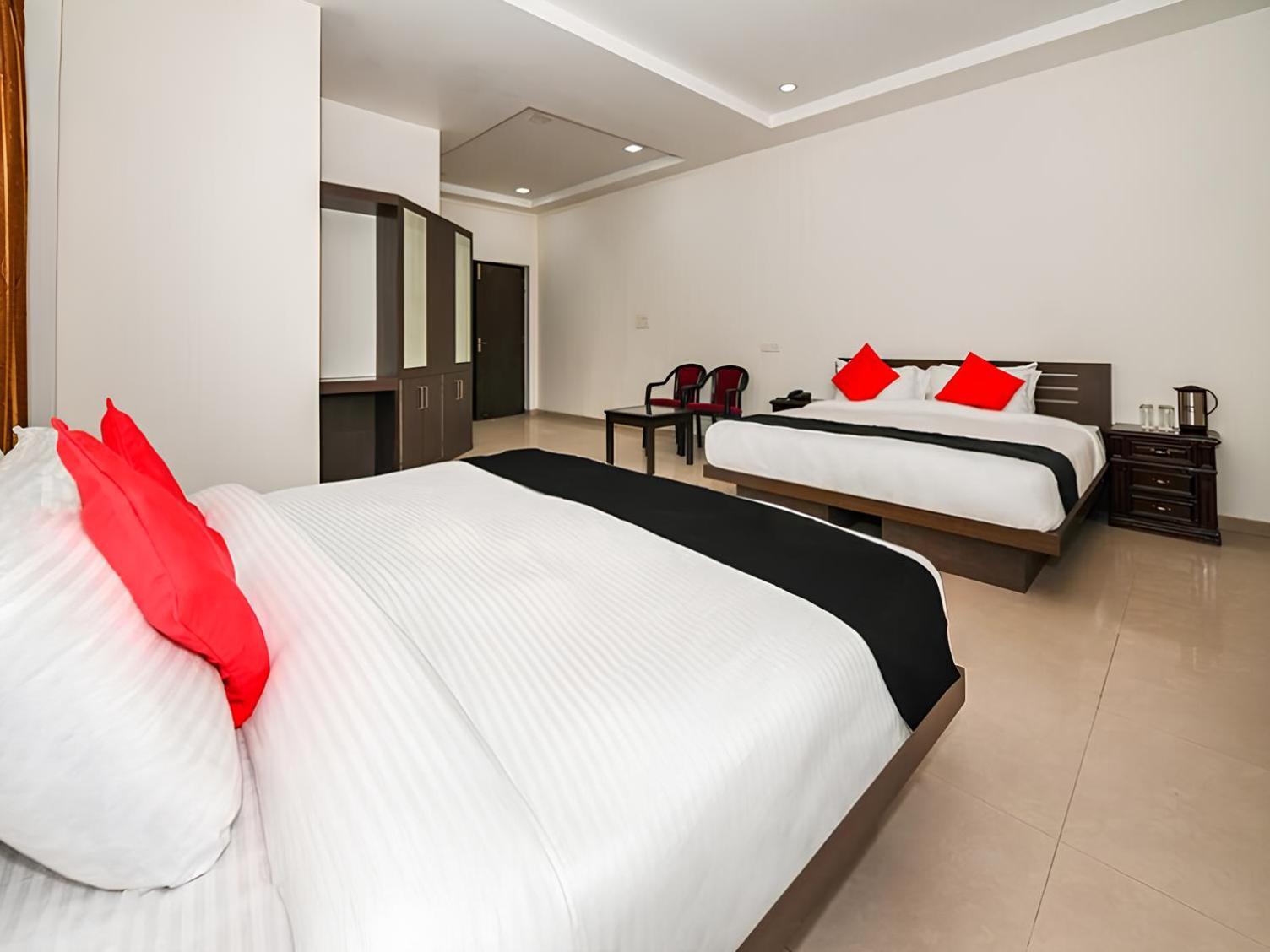 Club 7 Resort And Banquets Bareilly Exteriér fotografie
